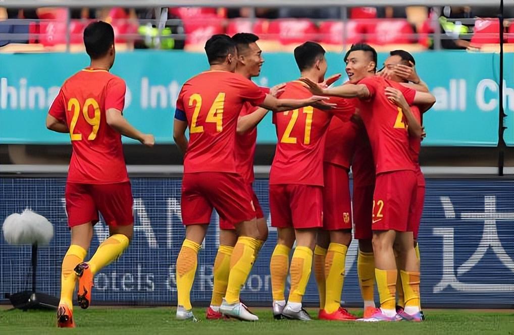 好博体育-喜讯！U23国足中场还有一张底牌要首次被重用，踢乌兹别克将亮相